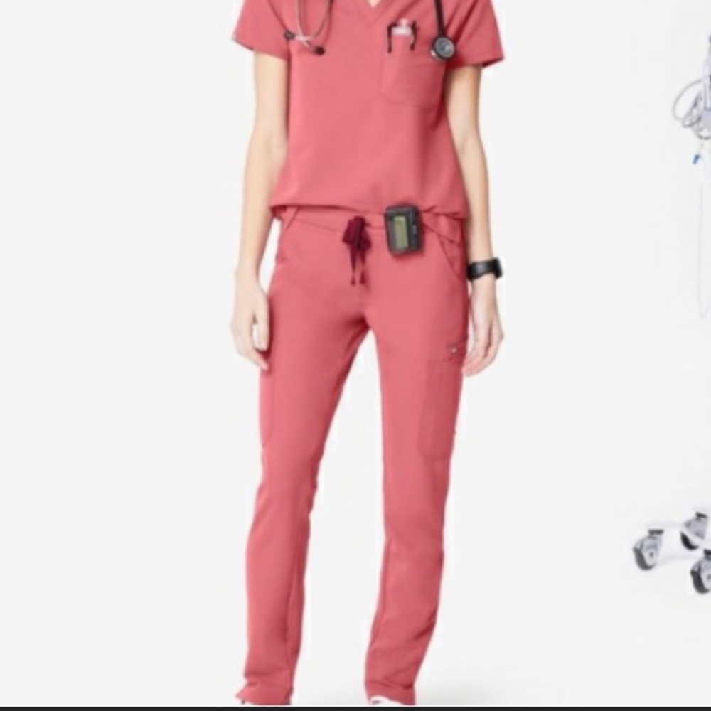 NWOT FIGS QUARTZ PINK 1.0 | Yola scrub pants | size Large Tall